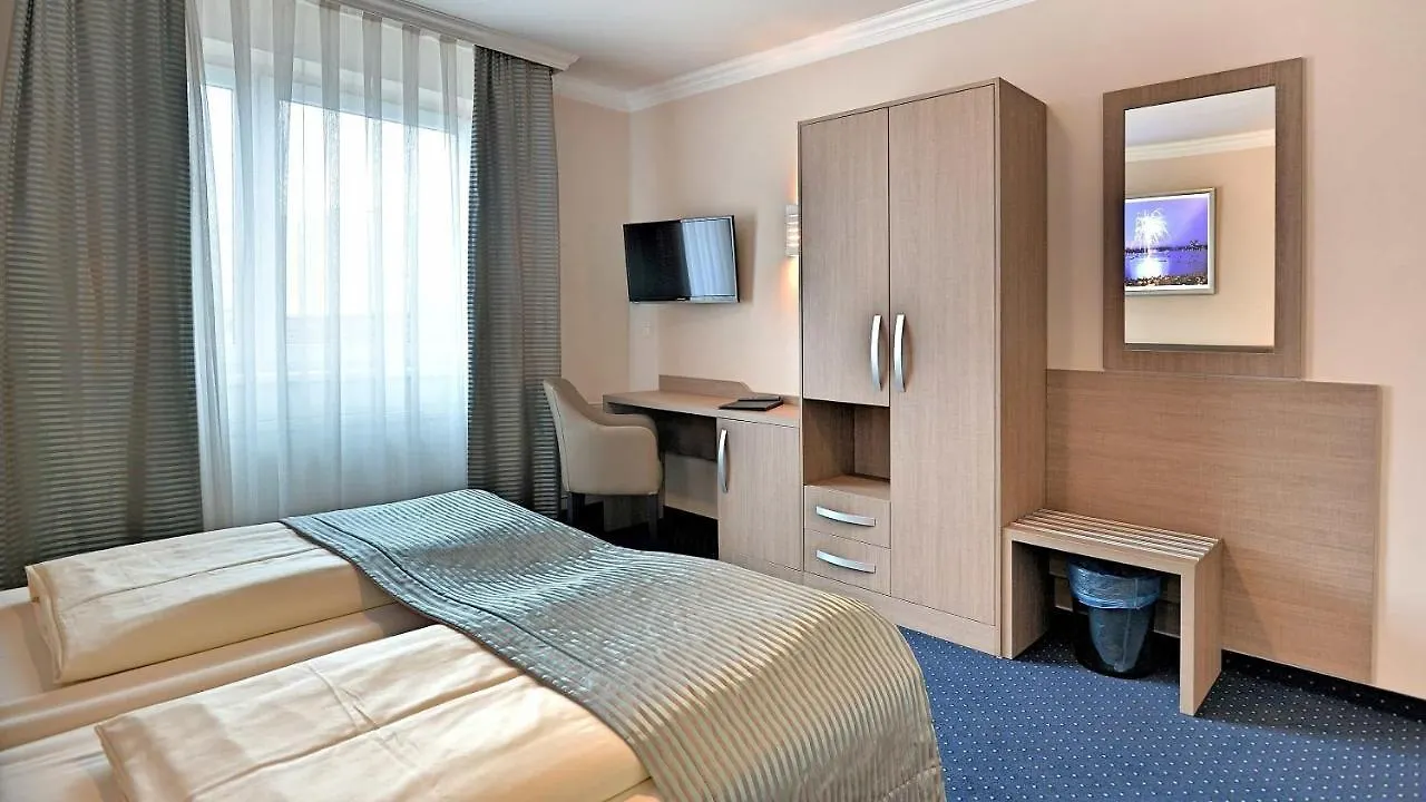 St.Joseph Hotel Hamburg - Reeperbahn St.Pauli Kiez 3*,  Germany